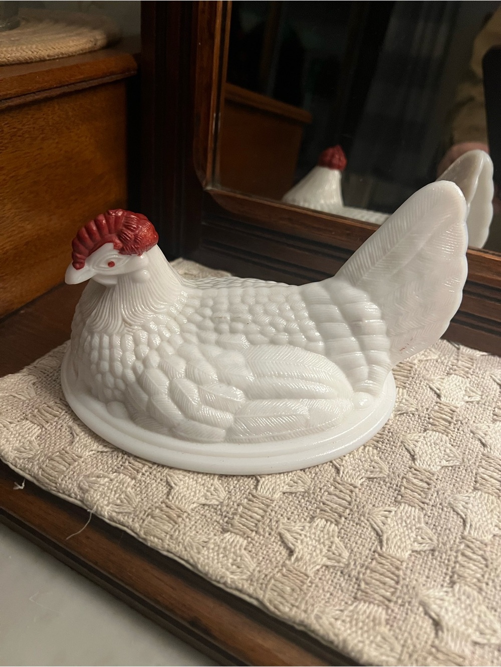 WESTMORELAND‎ Vintage Milk Glass Hen on a Nest Split Tail *LID ONLY* White Red